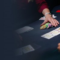  Chơi poker online thắng thì đổi thưởng như thế nào?